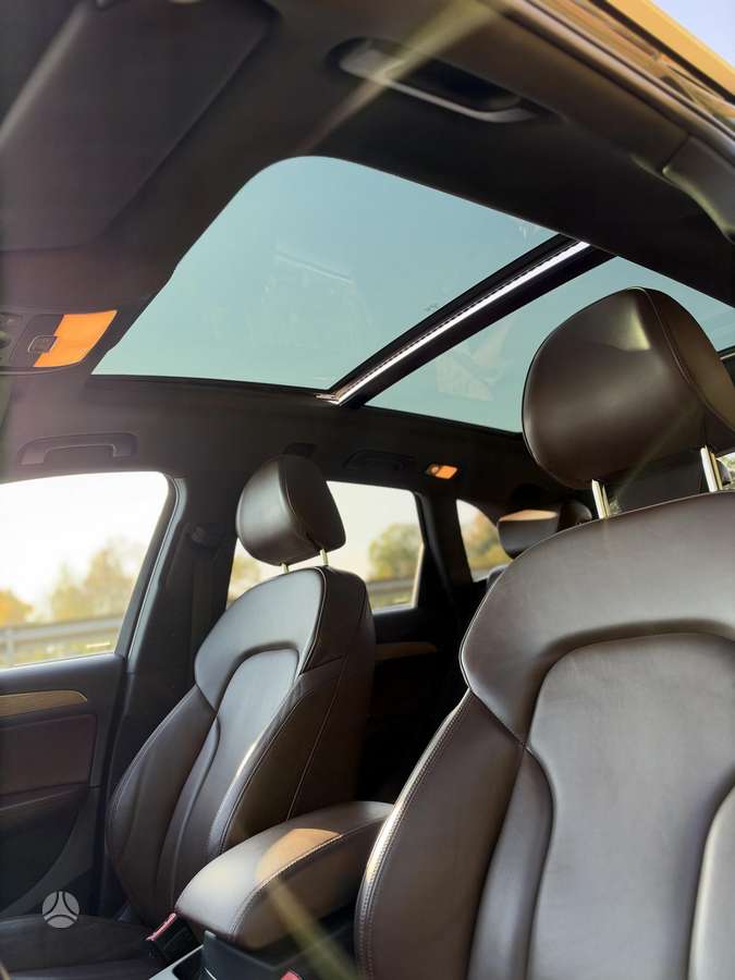 Audi Q5, 3.0 l., off-road / crossover