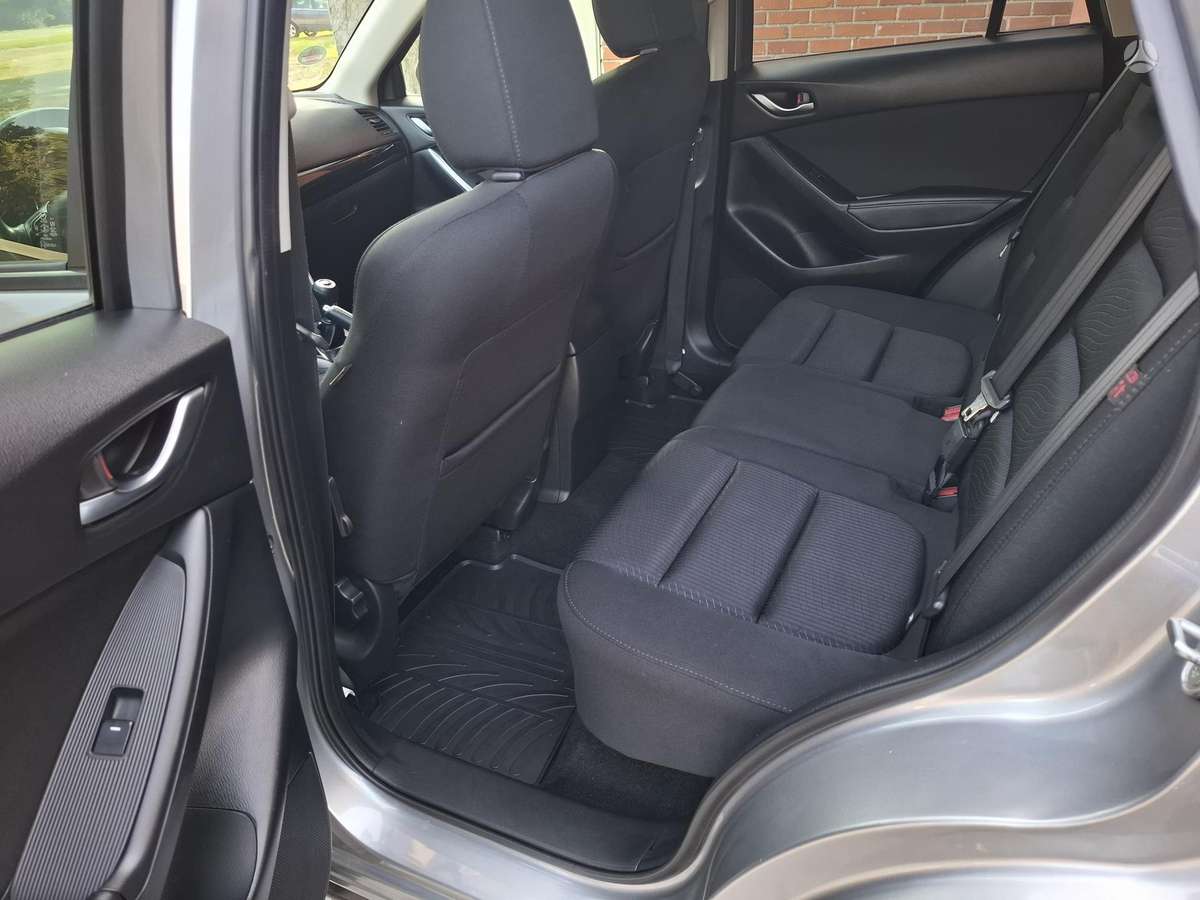 Mazda CX-5, 2.2 l., off-road / crossover