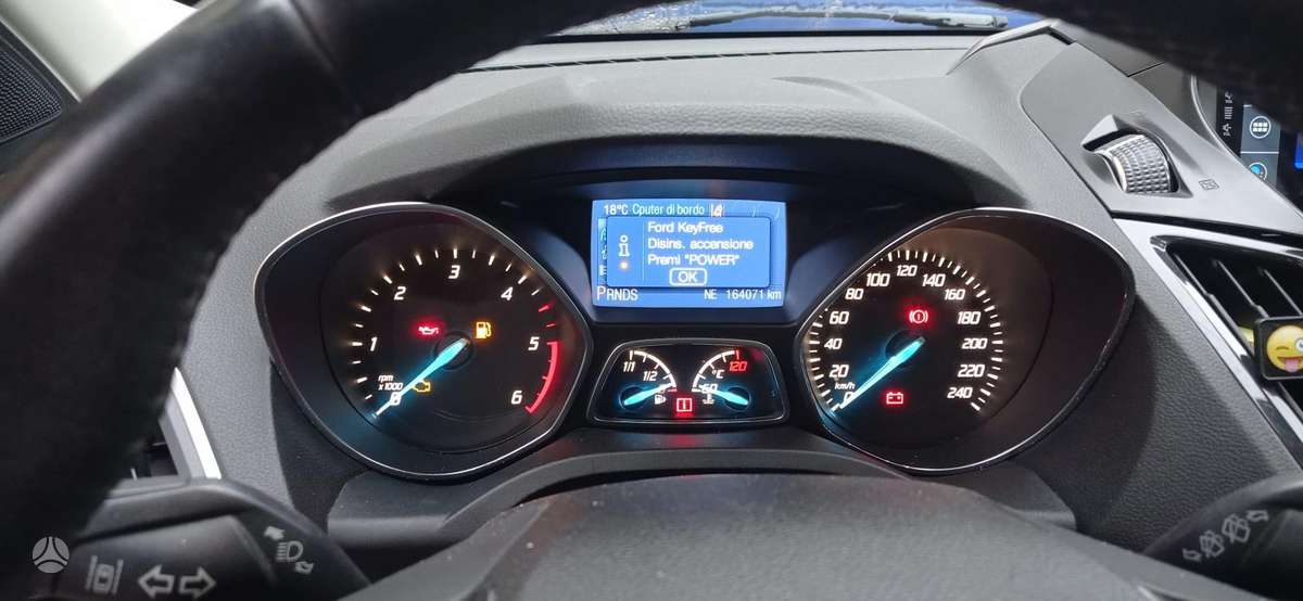 Ford Kuga, Внедорожник / Кроссовер