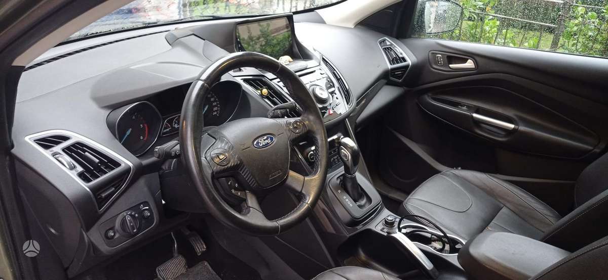Ford Kuga, Внедорожник / Кроссовер