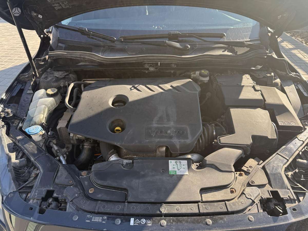 Volvo V40, 1.6 l., hatchback