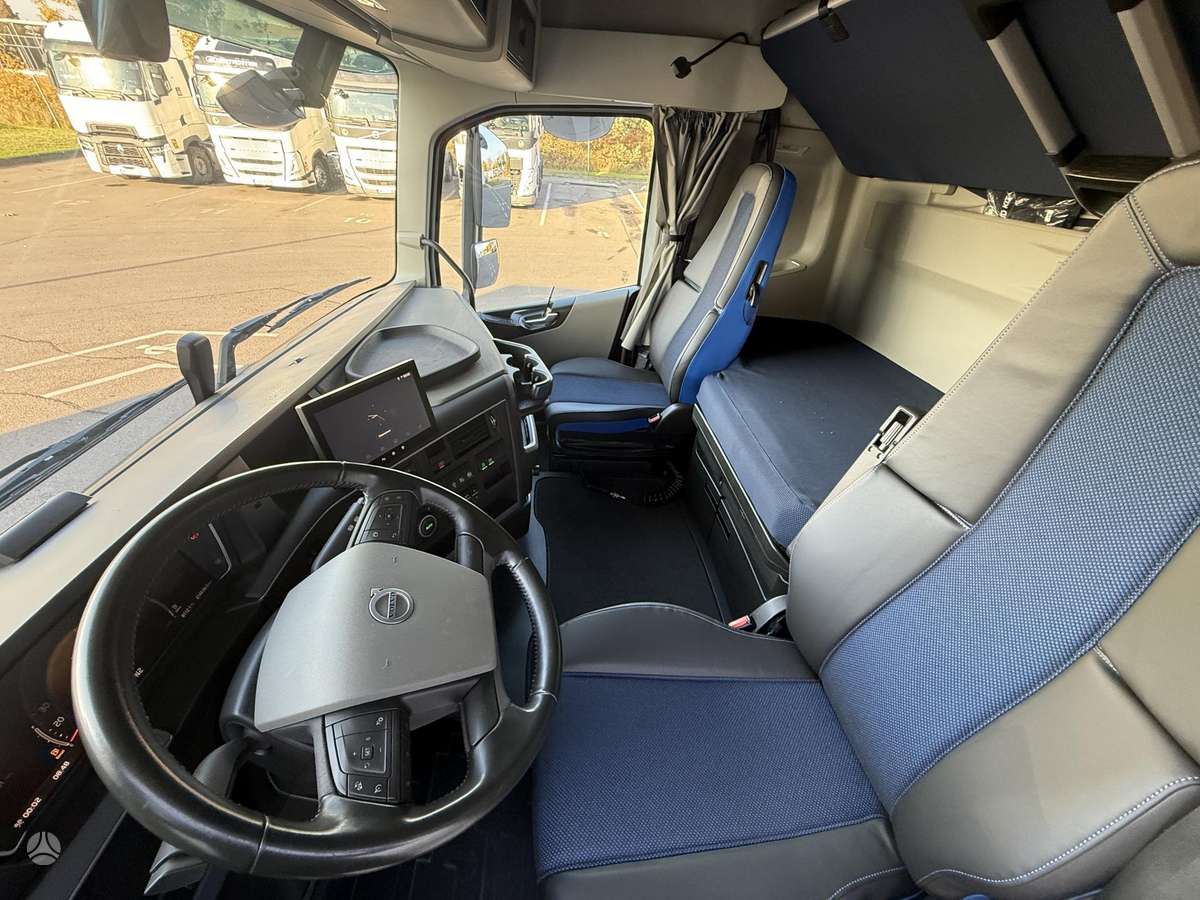 Volvo FH460TC Globetrotter Full fairing, double sleeper