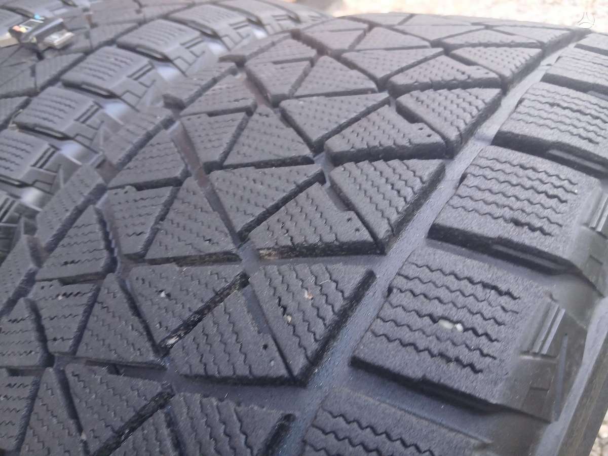 Bridgestone, зимние 285/60 R18