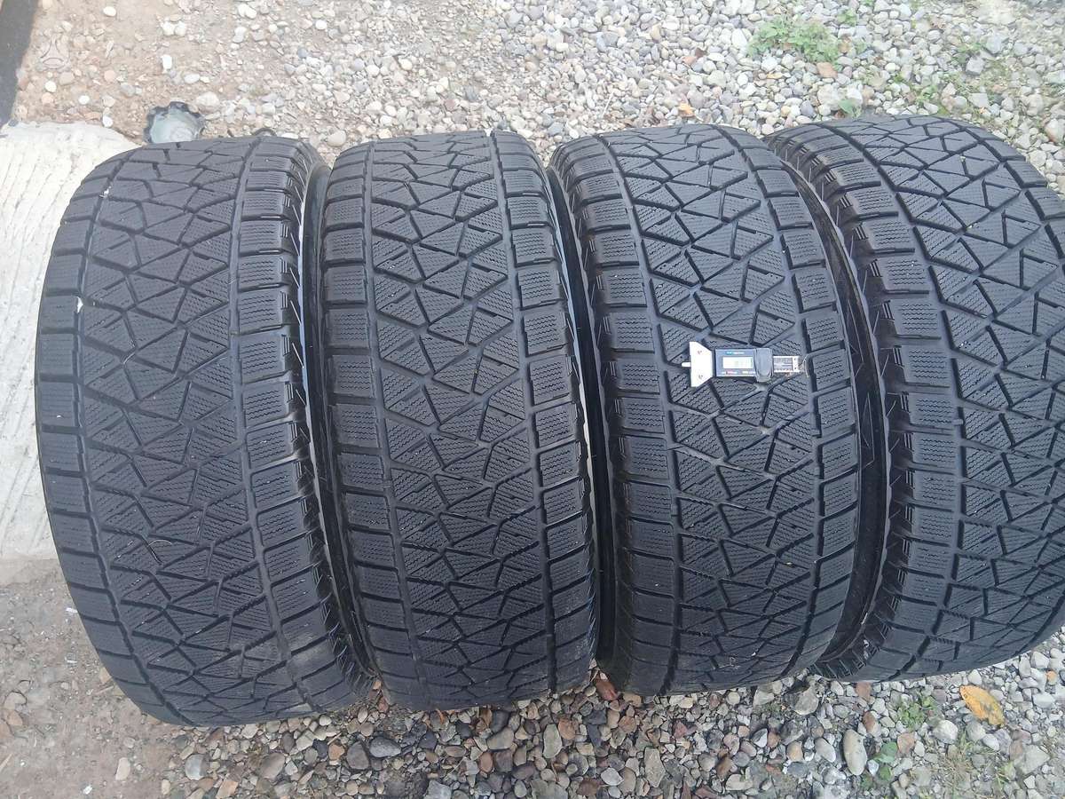 Bridgestone, зимние 285/60 R18