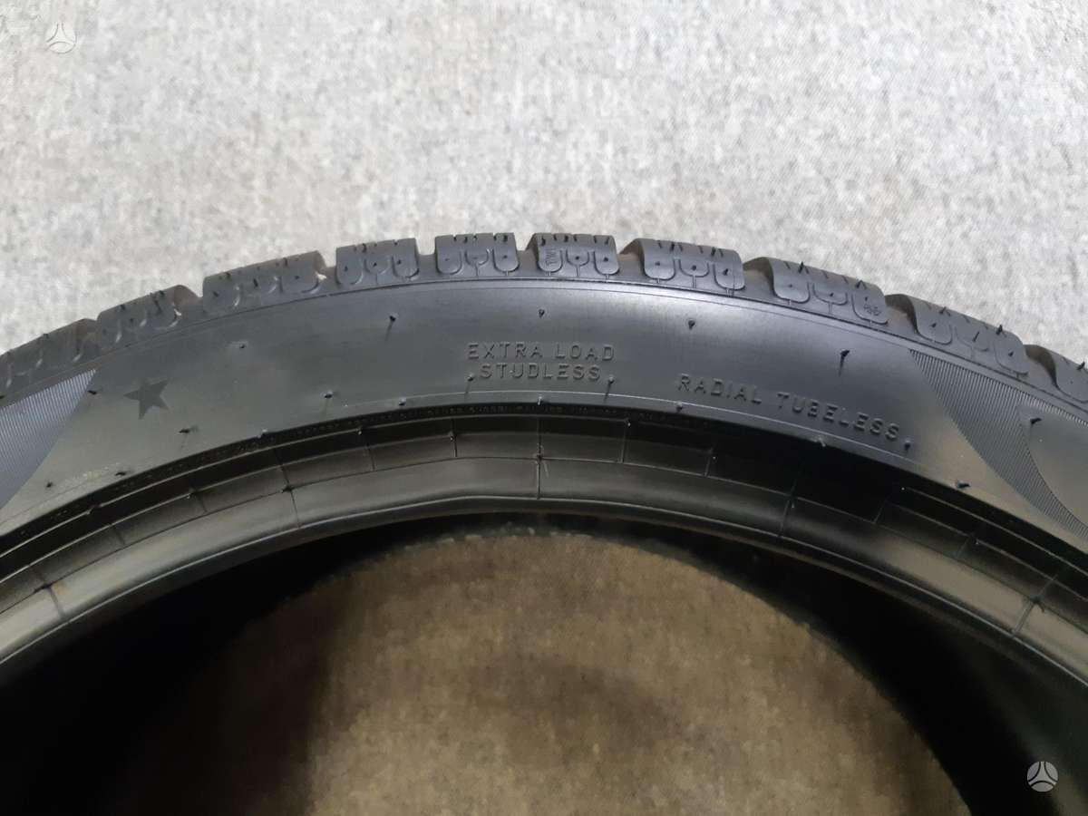 Pirelli 2024m PZero Winter, всесезонные 285/35 R21