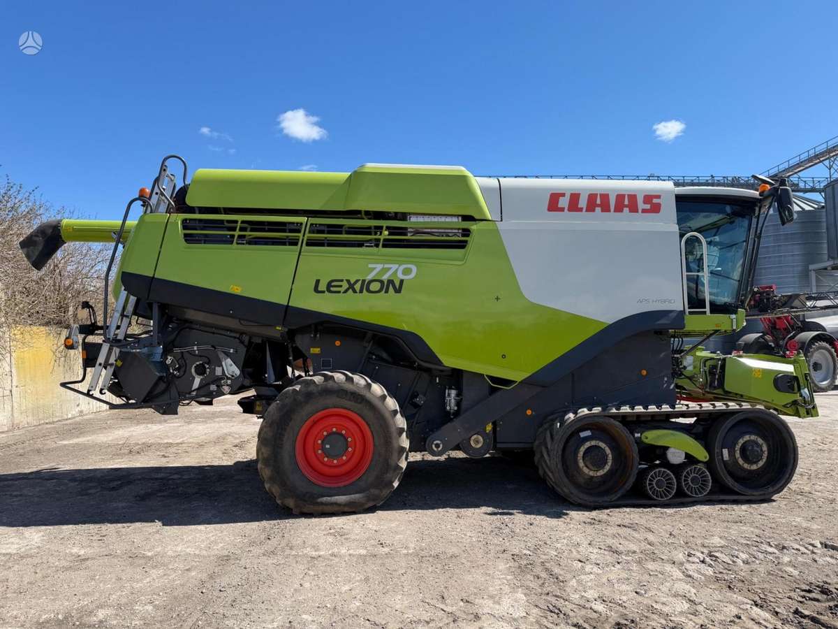 Claas Lexion 770TT, combine harvesters