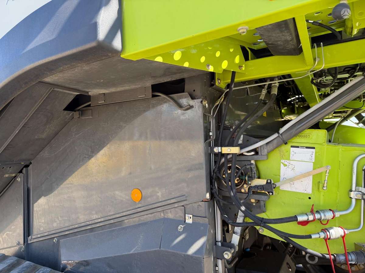Claas Lexion 770TT, combine harvesters