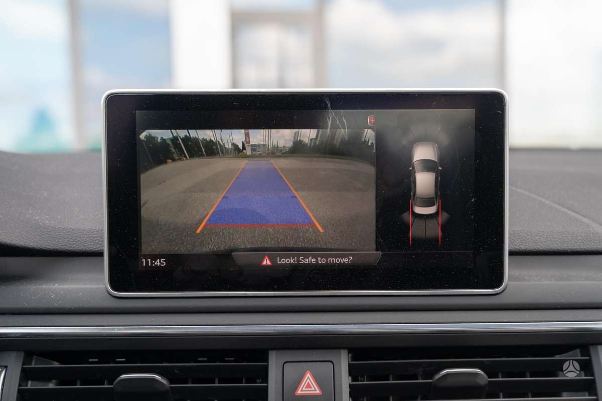 Audi A4, 2.0 l., Седан