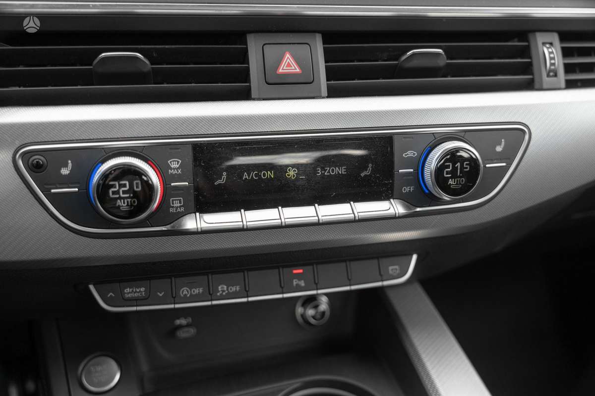Audi A4, 2.0 l., Седан