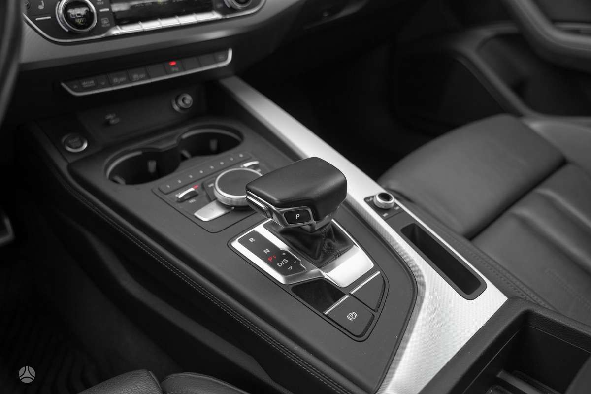 Audi A4, 2.0 l., Седан