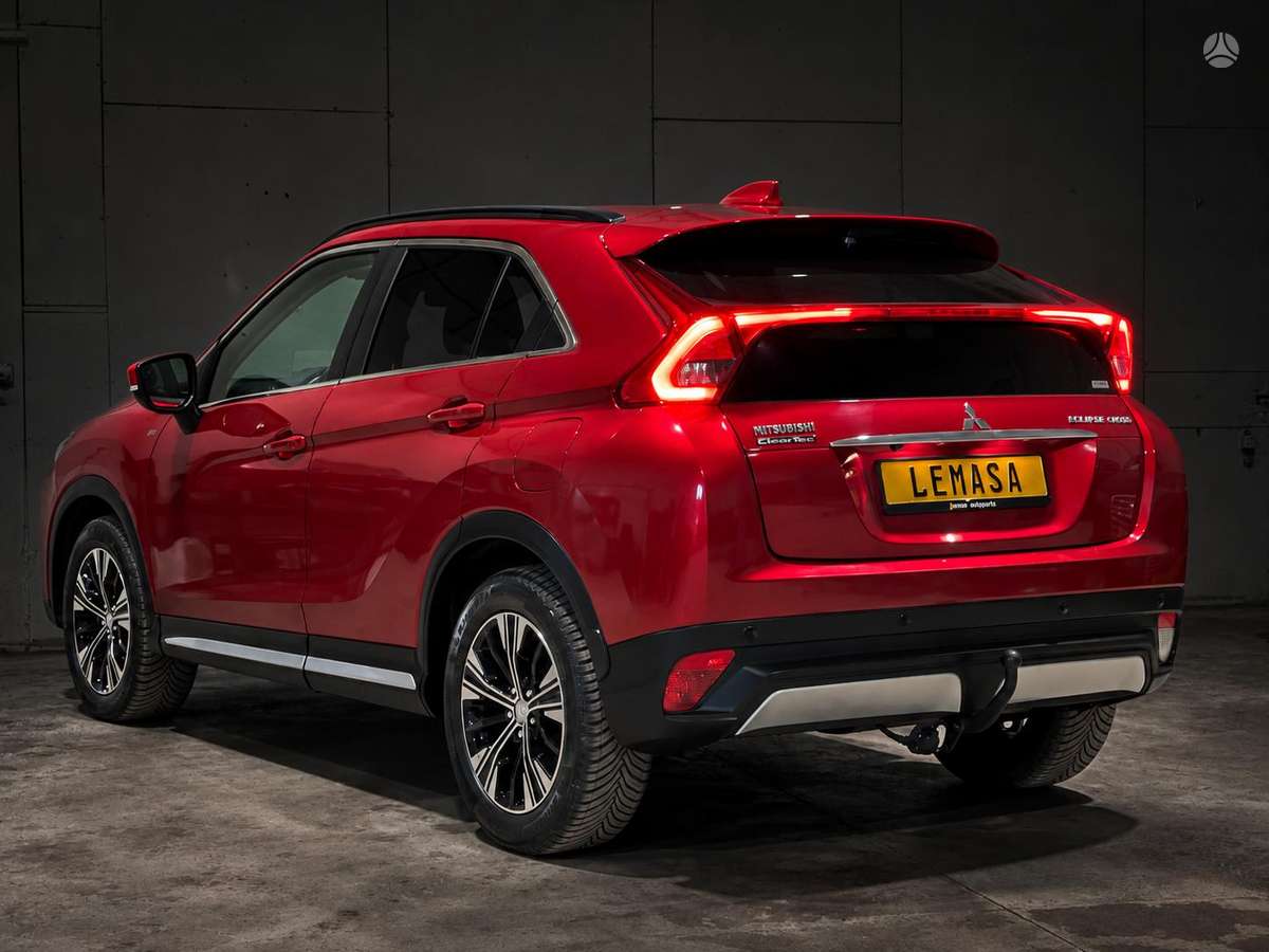Mitsubishi Eclipse Cross, 1.5 l., off-road / crossover
