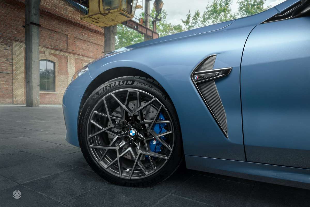 BMW M8, 4.4 l., Седан