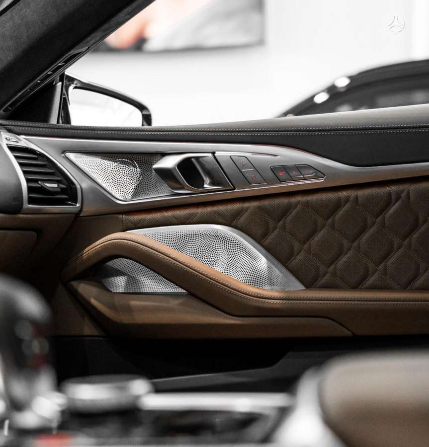 BMW M8, 4.4 l., Седан