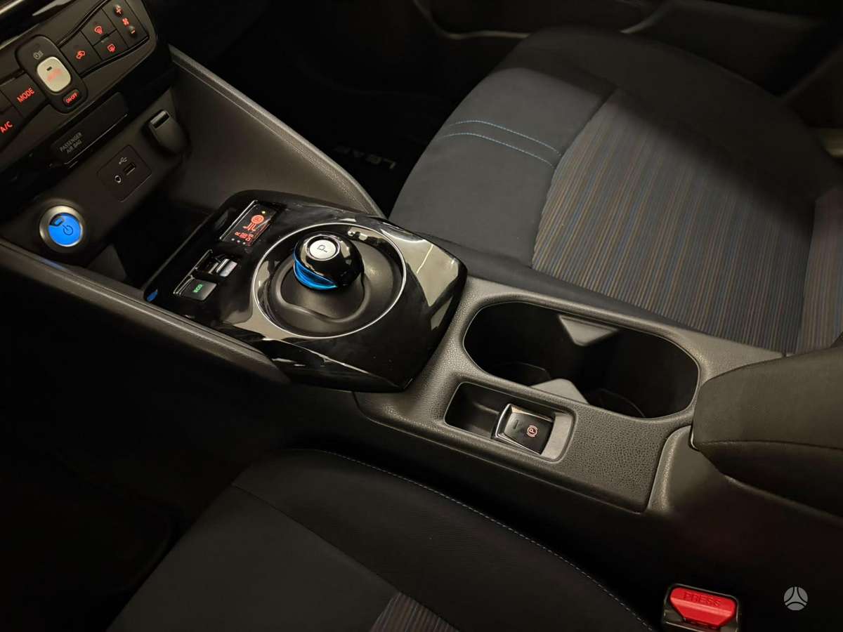 Nissan Leaf, 40 kWh, hatchback