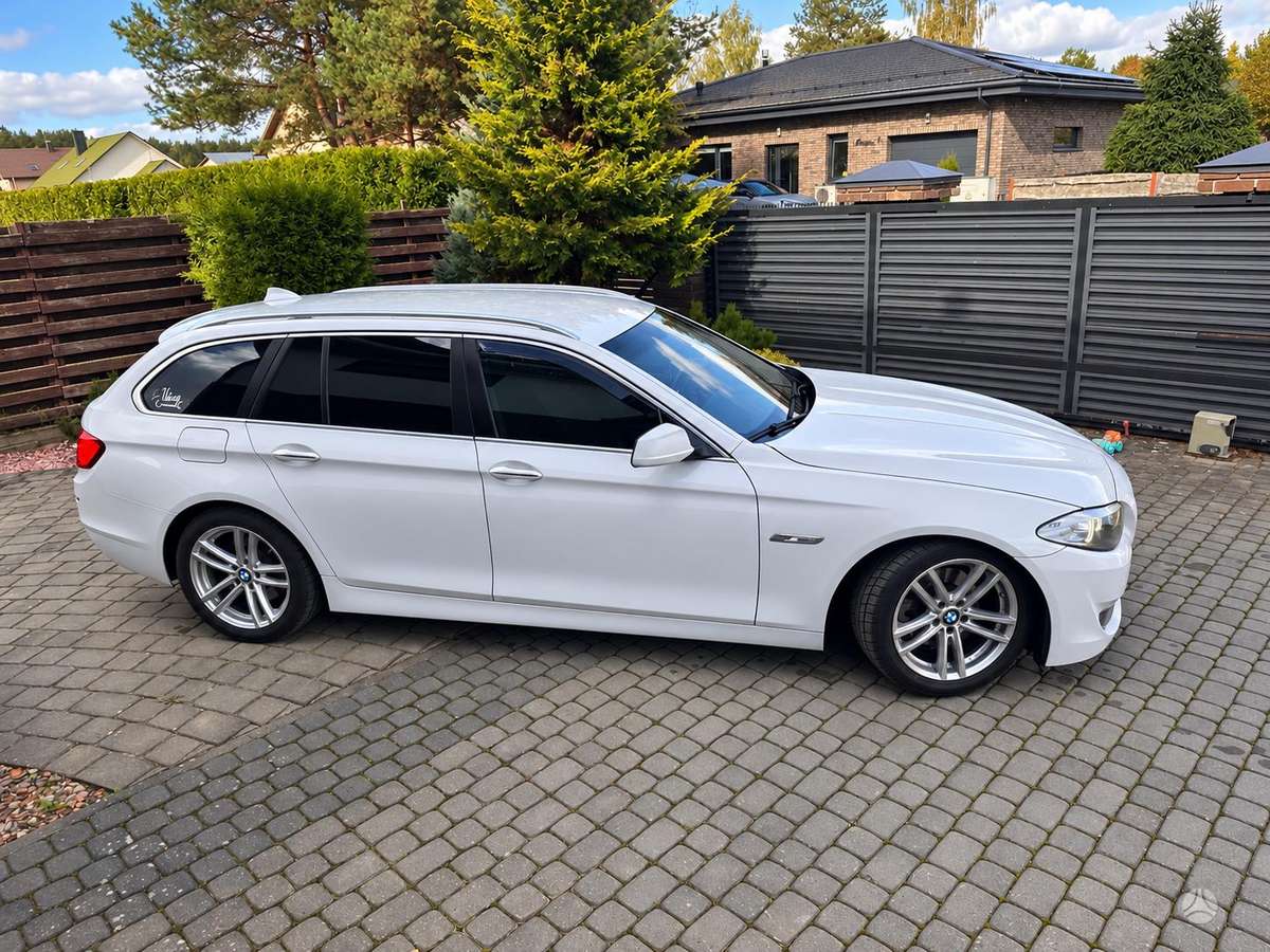 BMW 520, 2.0 l., universalas