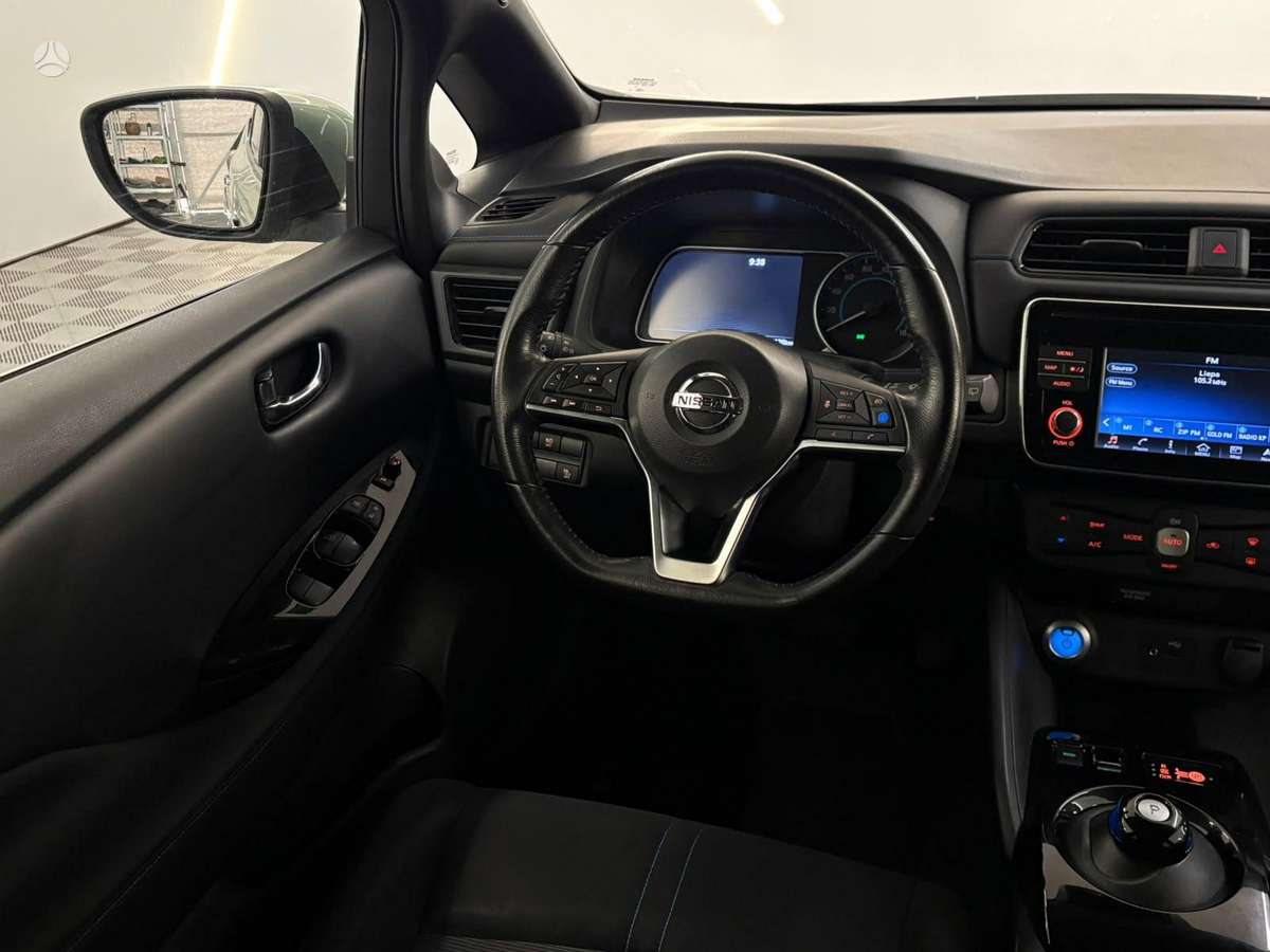 Nissan Leaf, 40 kWh, hatchback