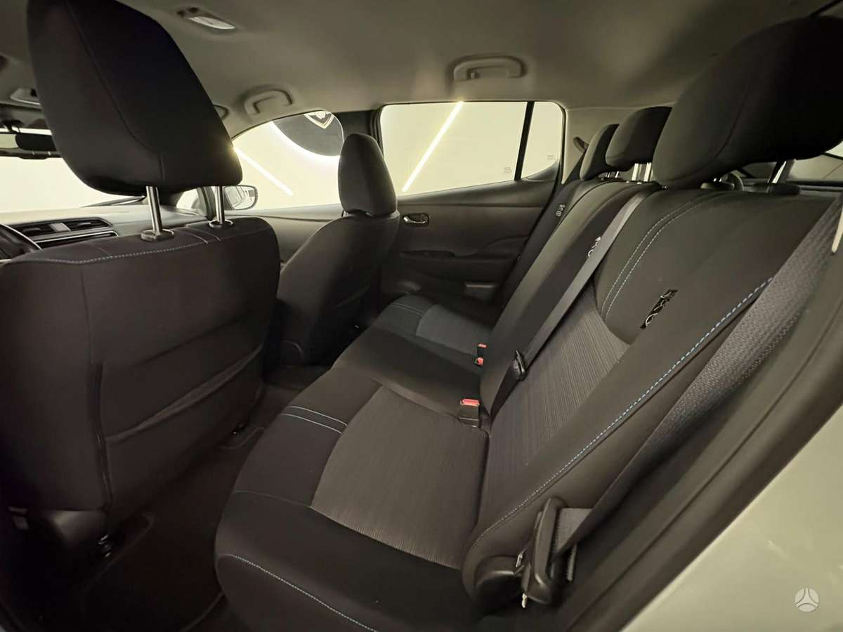 Nissan Leaf, 40 kWh, hatchback