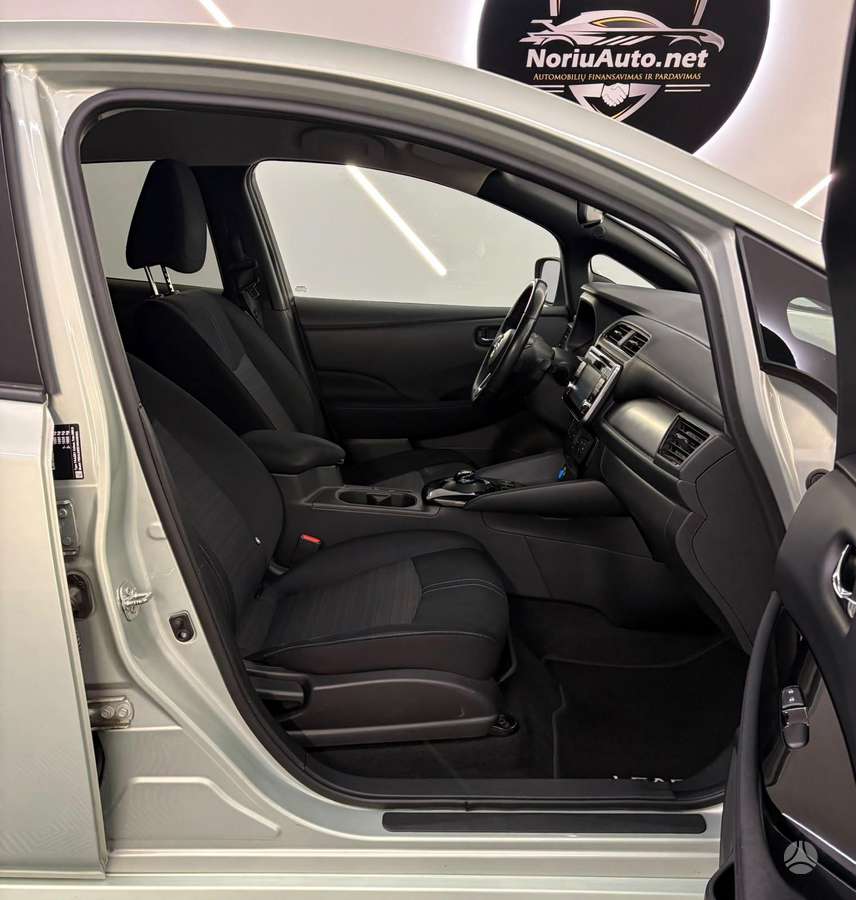 Nissan Leaf, 40 kWh, hatchback
