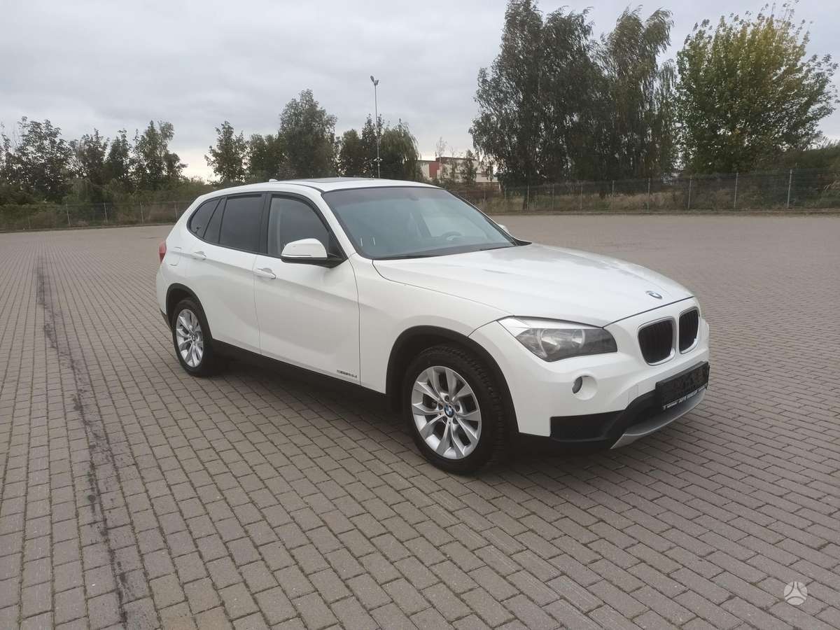 BMW X1, 2.0 l., off-road / crossover