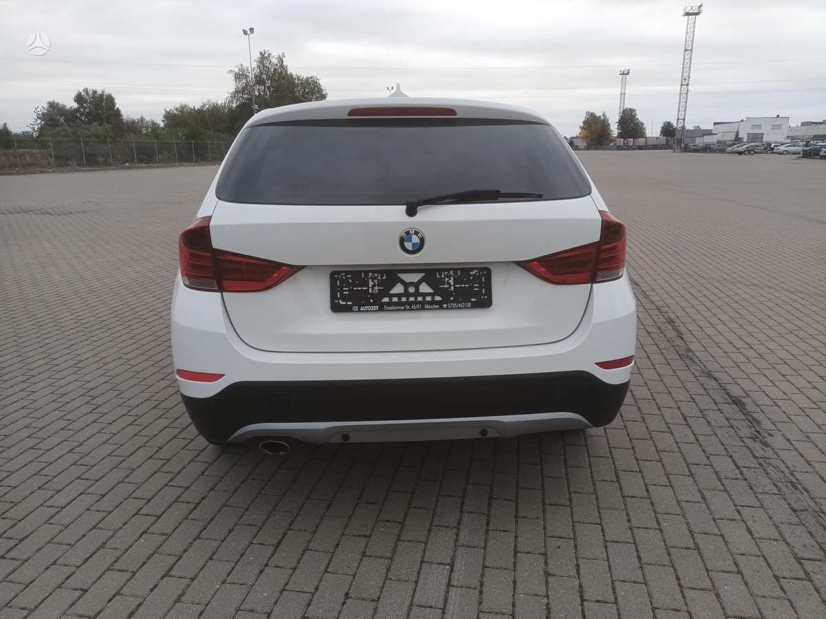 BMW X1, 2.0 l., off-road / crossover