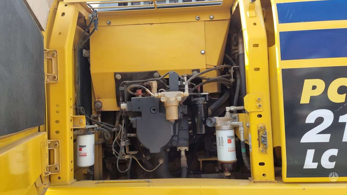 Komatsu PC 210 LC-10, экскаваторы