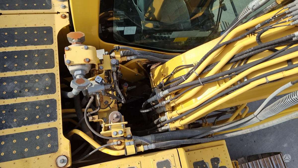 Komatsu PC 210 LC-10, экскаваторы