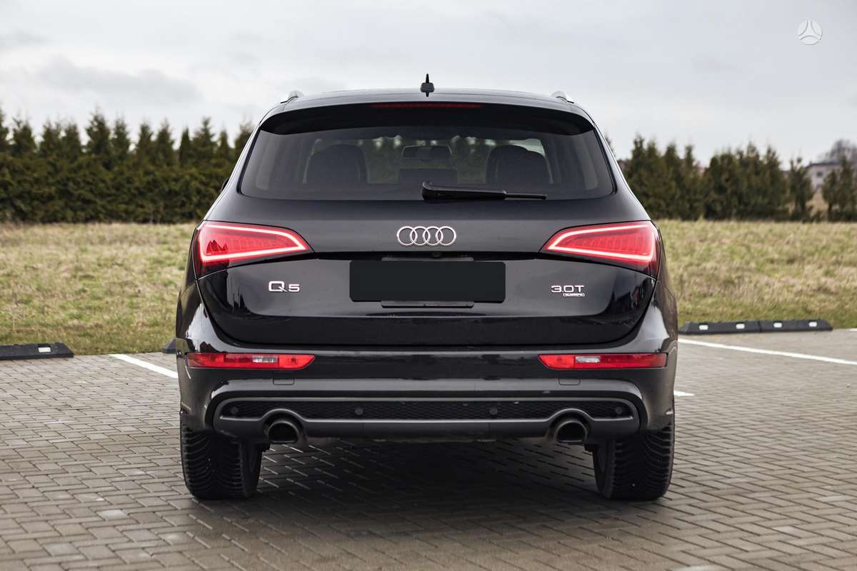 Audi Q5, 3.0 l., off-road / crossover