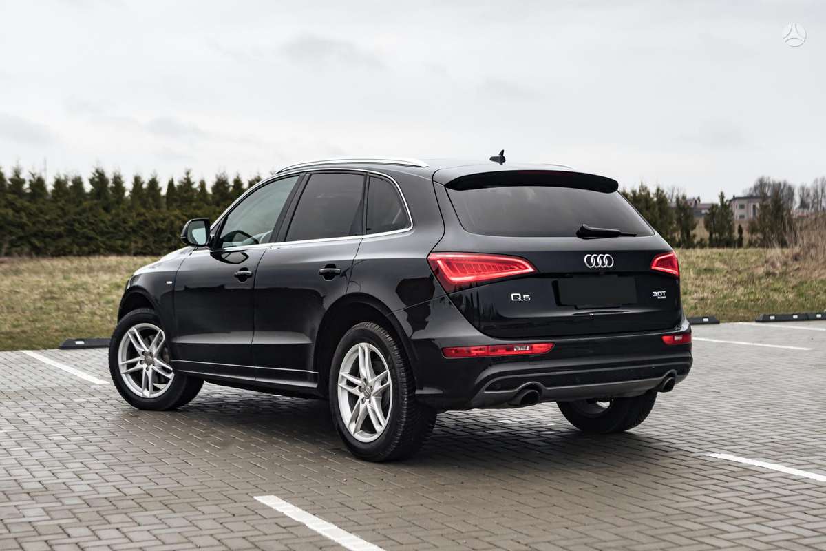 Audi Q5, 3.0 l., off-road / crossover