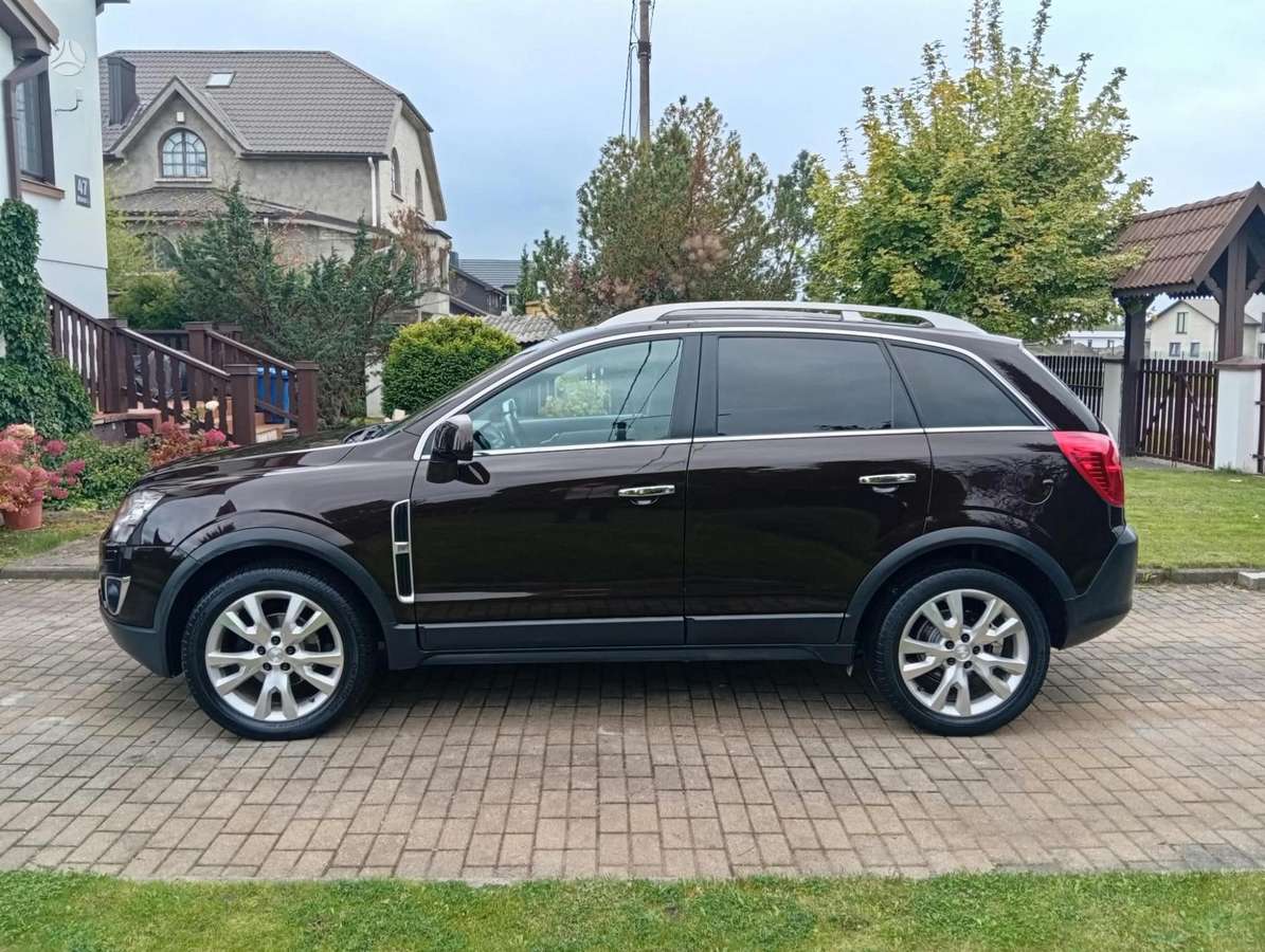 Opel Antara, 2.2 l., off-road / crossover