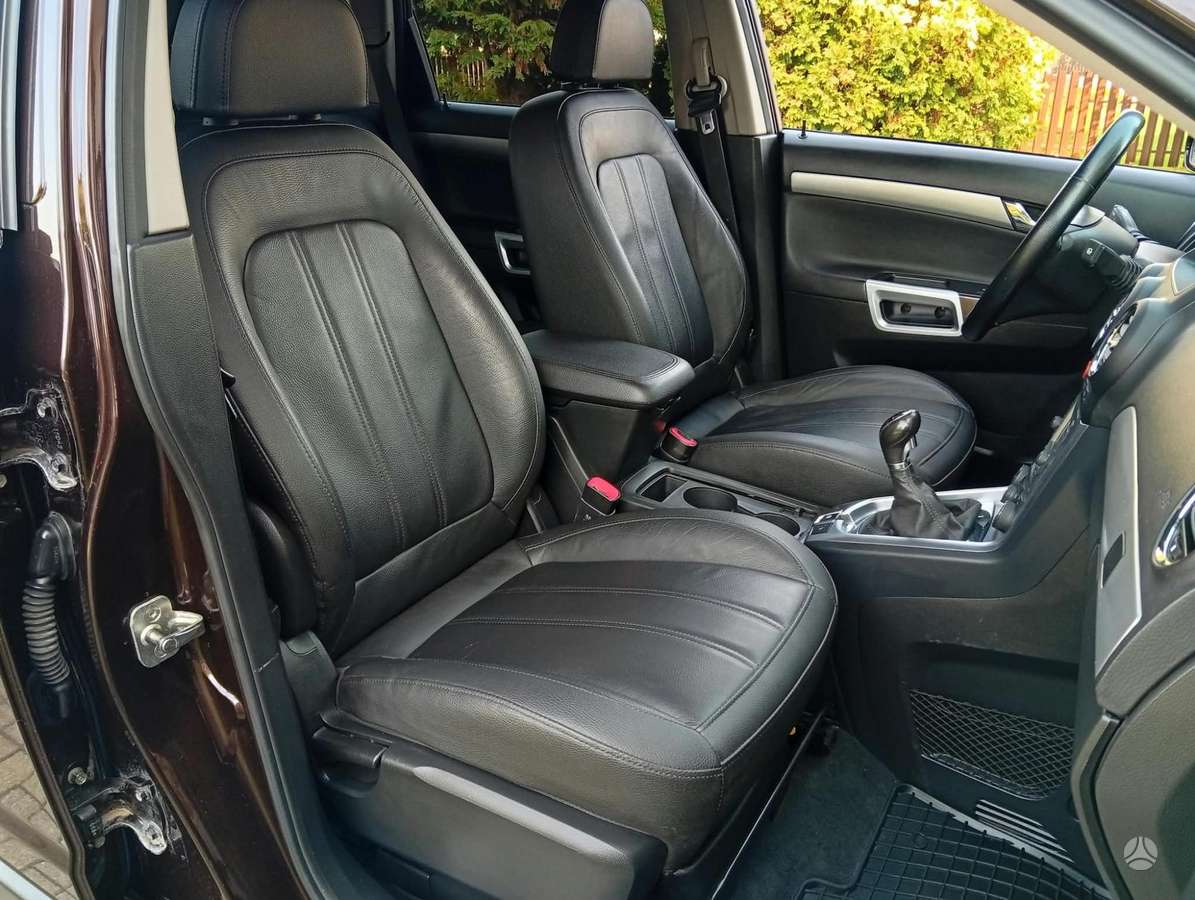 Opel Antara, 2.2 l., off-road / crossover