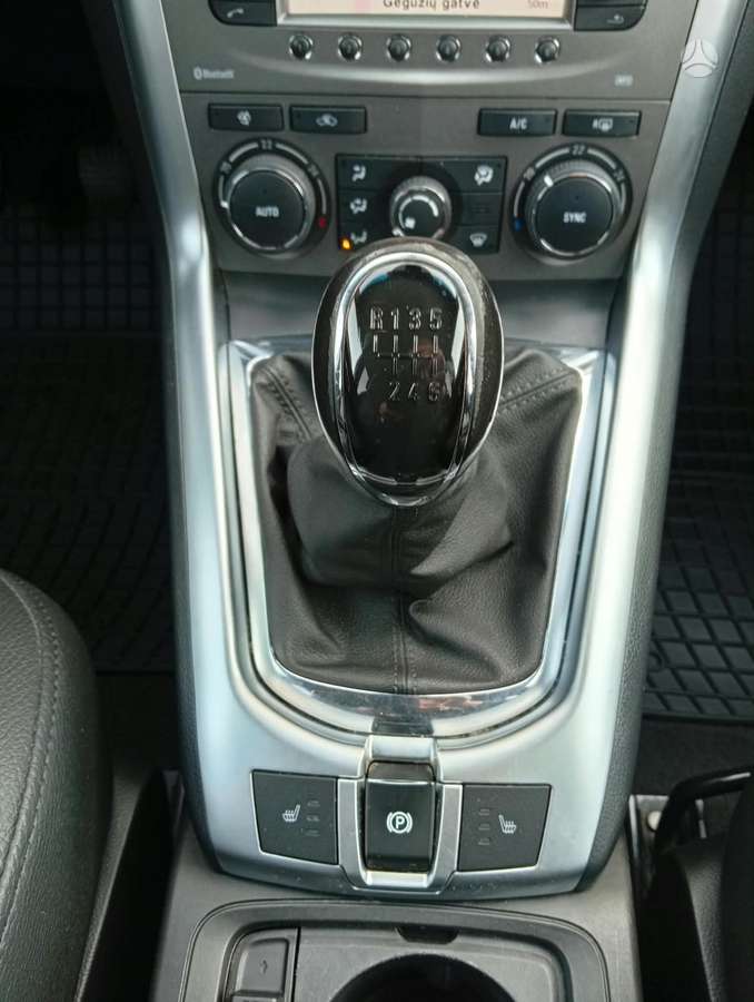 Opel Antara, 2.2 l., off-road / crossover
