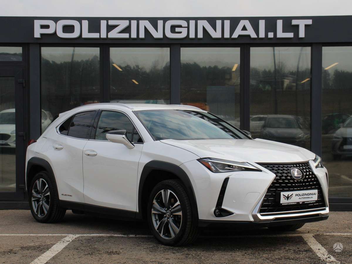 Lexus UX 300e, off-road / crossover