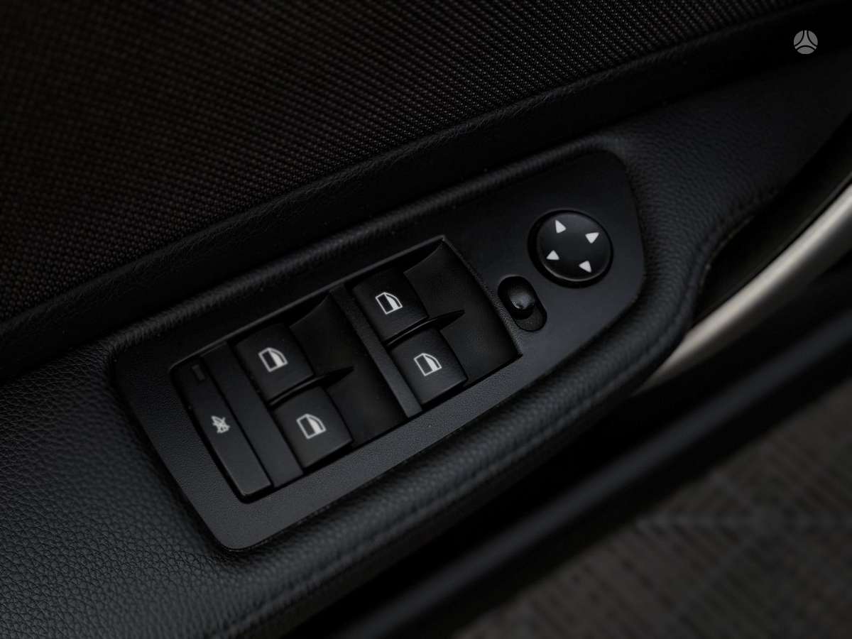 BMW 118, 2.0 l., hatchback