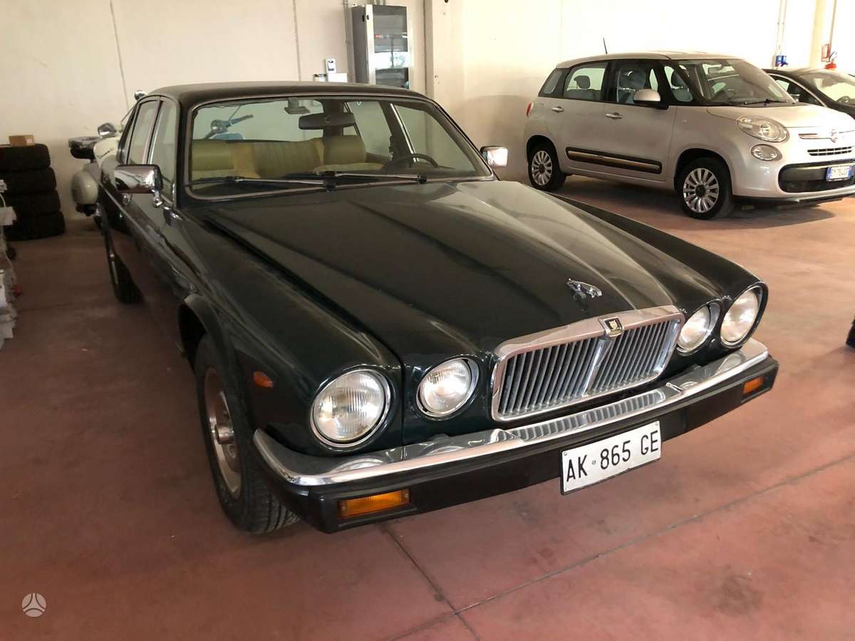 Jaguar XJ