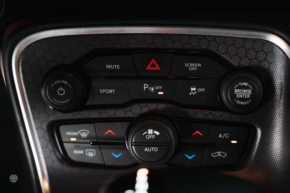 Dodge Challenger, 5.7 l., Седан