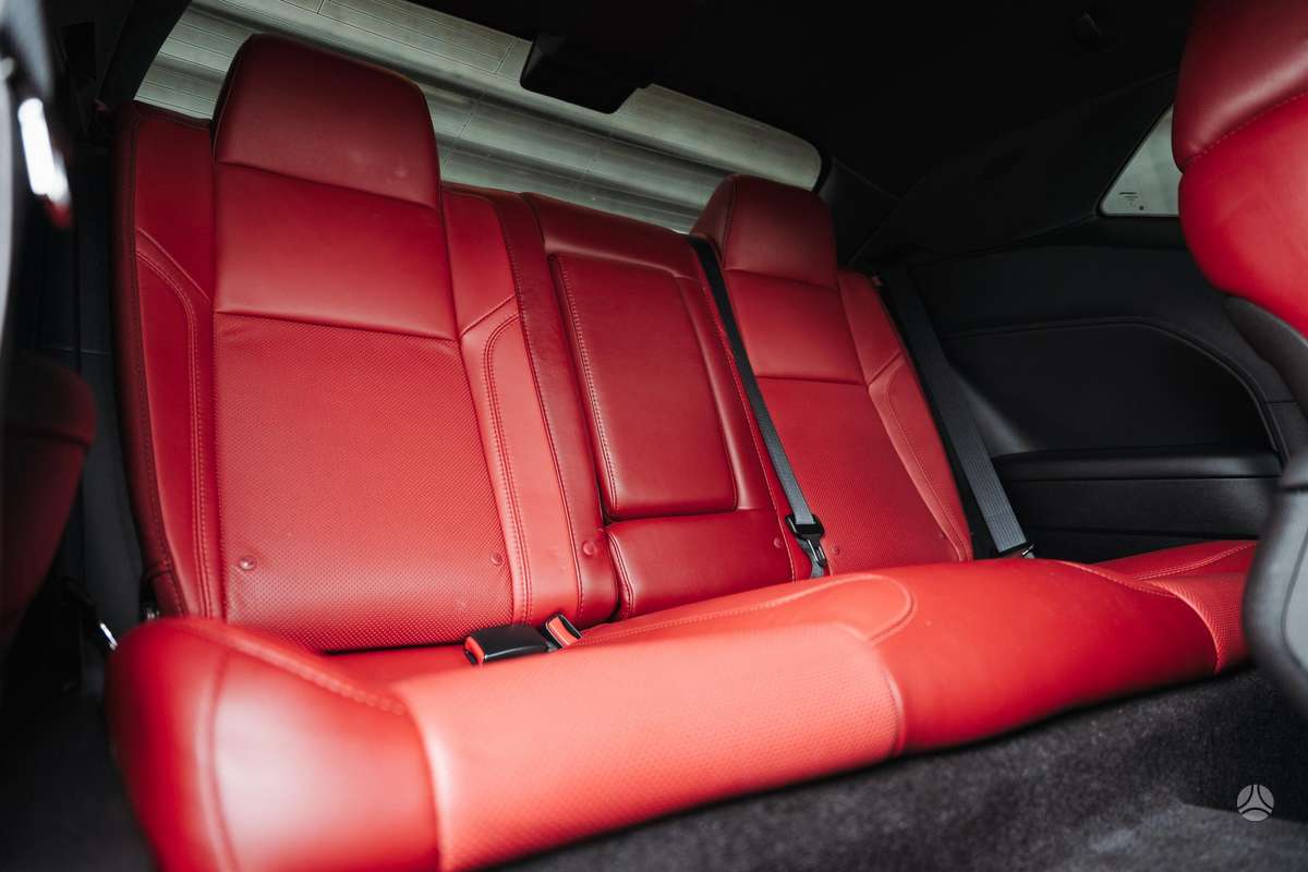 Dodge Challenger, 5.7 l., Седан