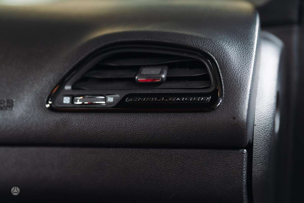 Dodge Challenger, 5.7 l., Седан