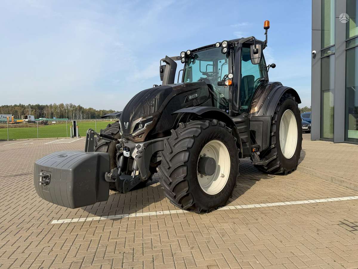 Valtra T215, traktoriai