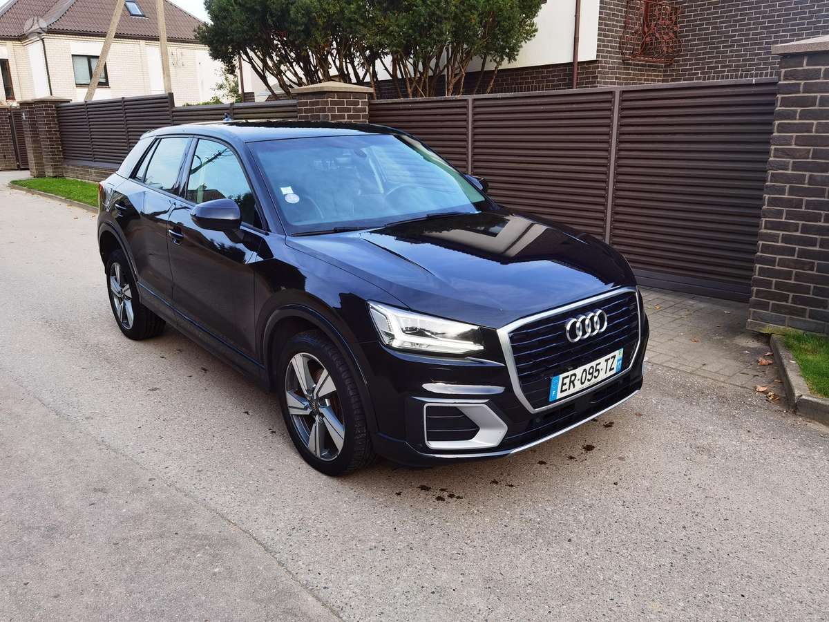 Audi Q2, 1.0 l., off-road / crossover