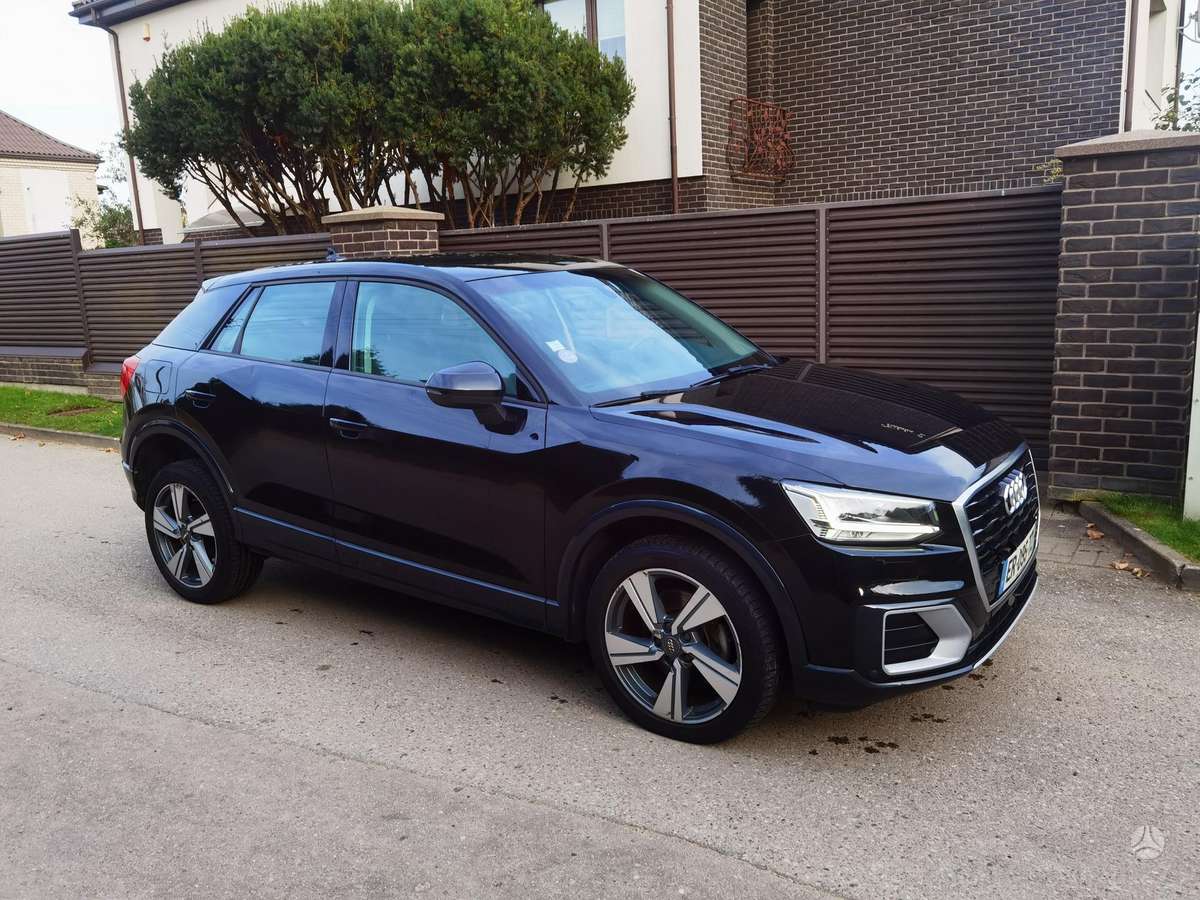 Audi Q2, 1.0 l., off-road / crossover