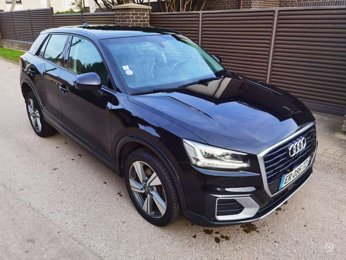 Audi Q2, 1.0 l., off-road / crossover