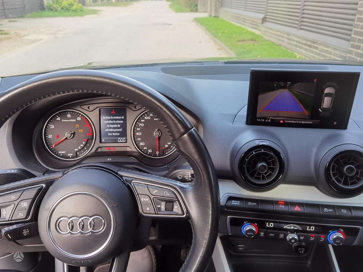 Audi Q2, 1.0 l., off-road / crossover