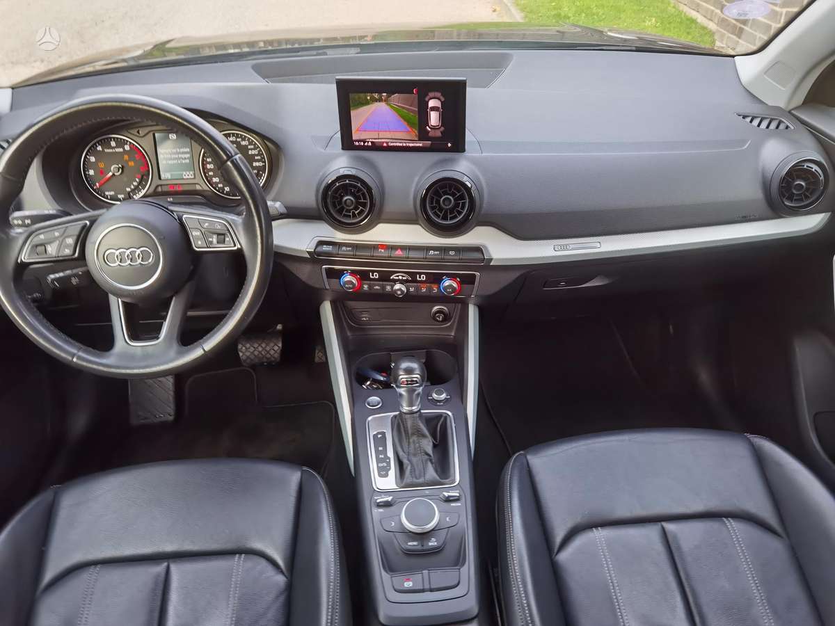 Audi Q2, 1.0 l., off-road / crossover