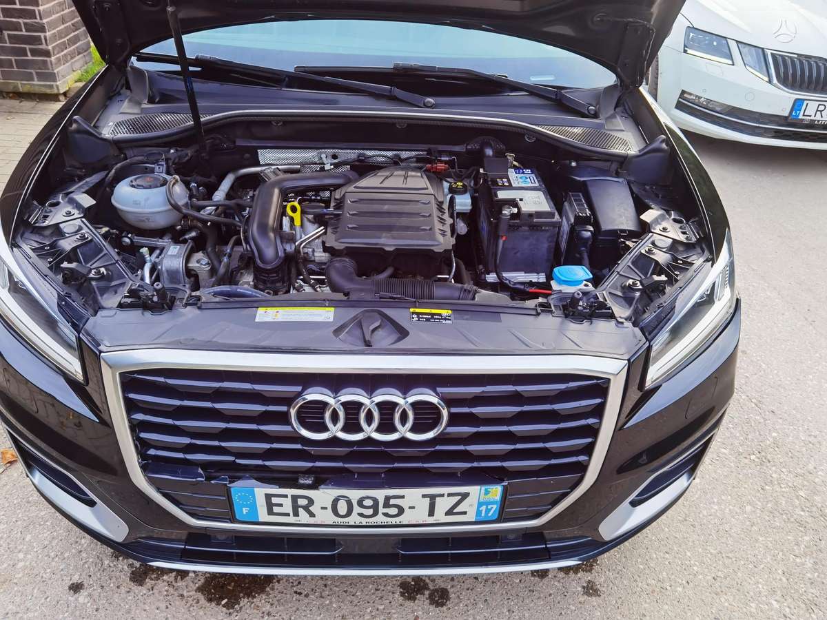 Audi Q2, 1.0 l., off-road / crossover