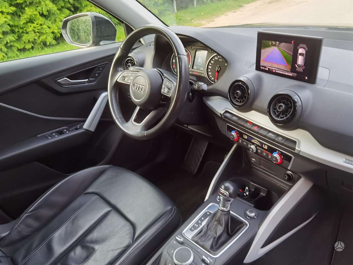 Audi Q2, 1.0 l., off-road / crossover