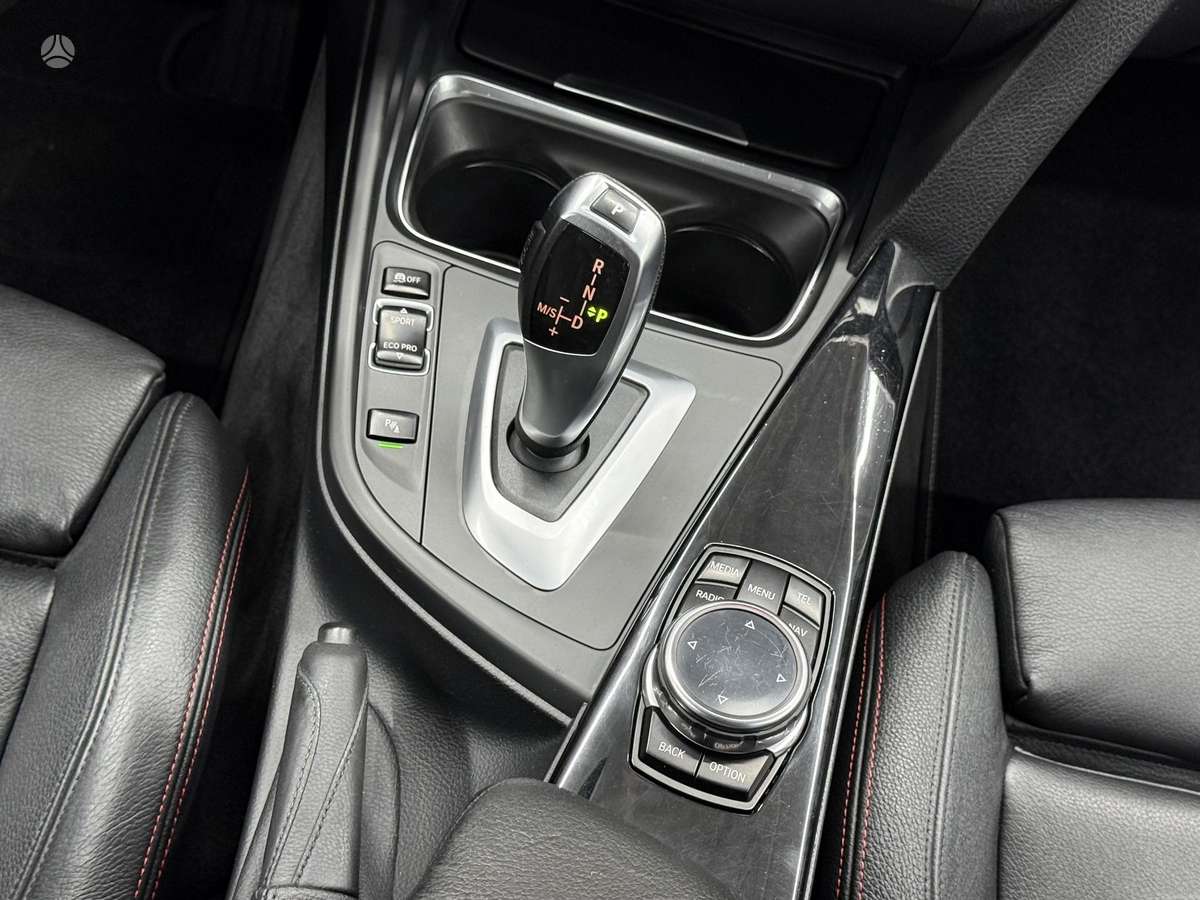 BMW 330, 3.0 l., wagon