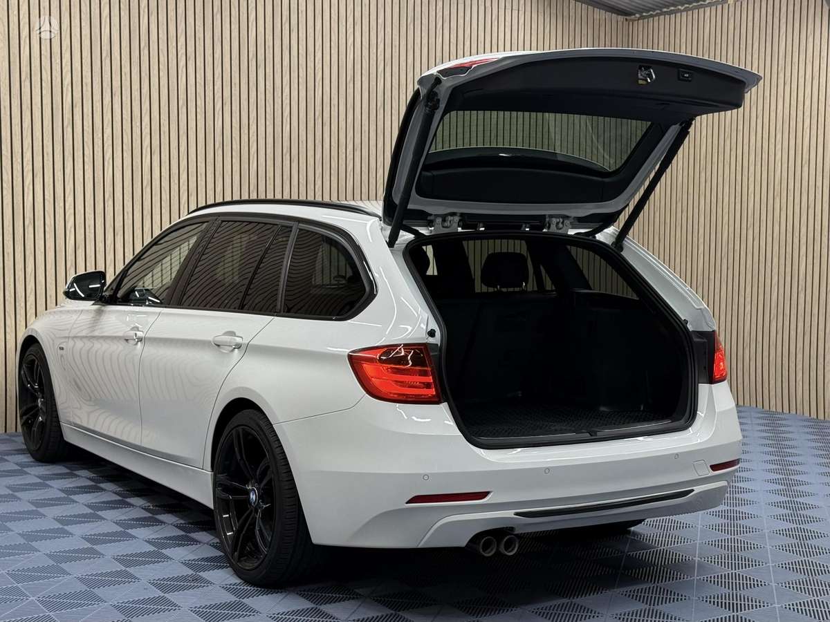 BMW 330, 3.0 l., wagon