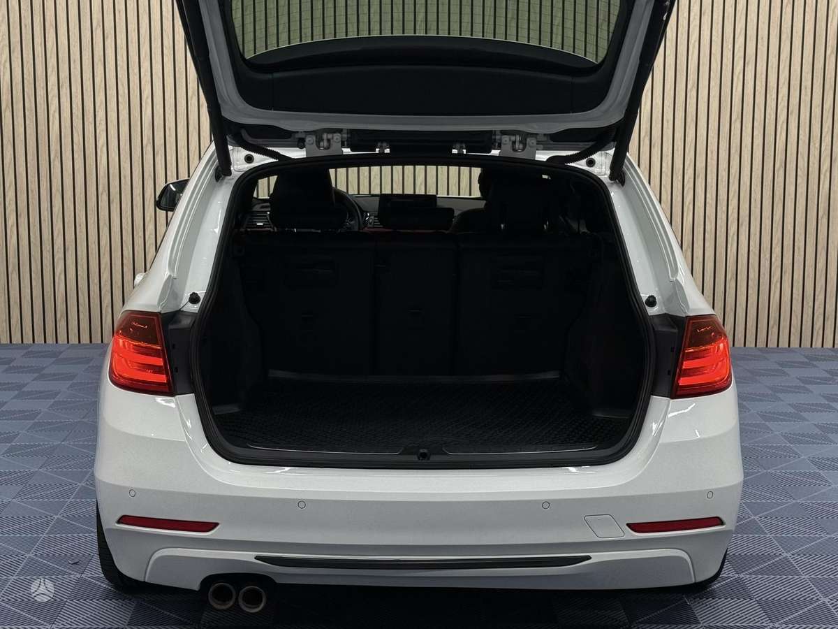 BMW 330, 3.0 l., wagon