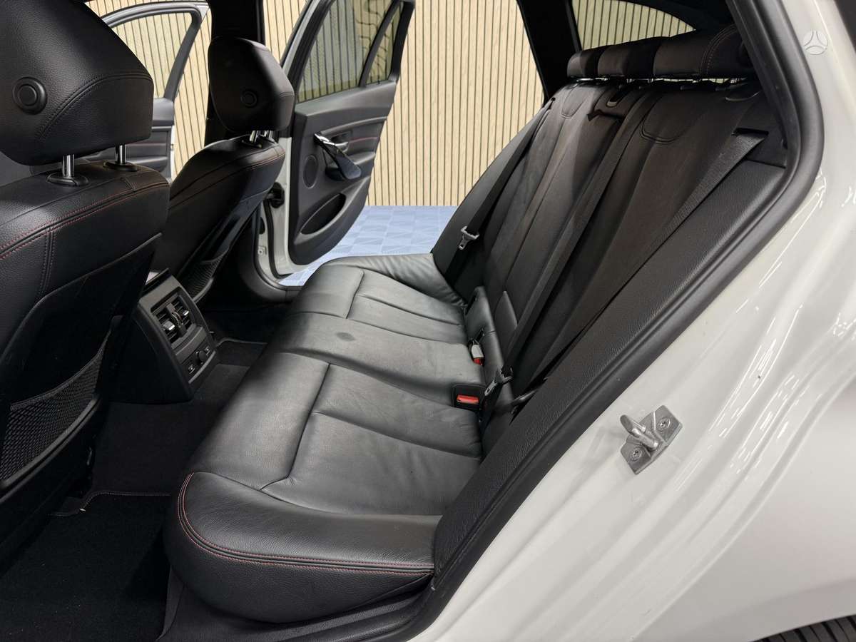 BMW 330, 3.0 l., wagon