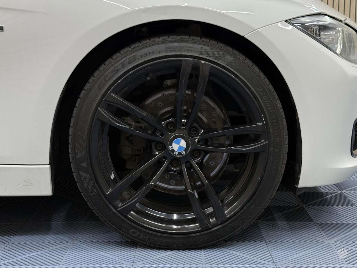 BMW 330, 3.0 l., wagon